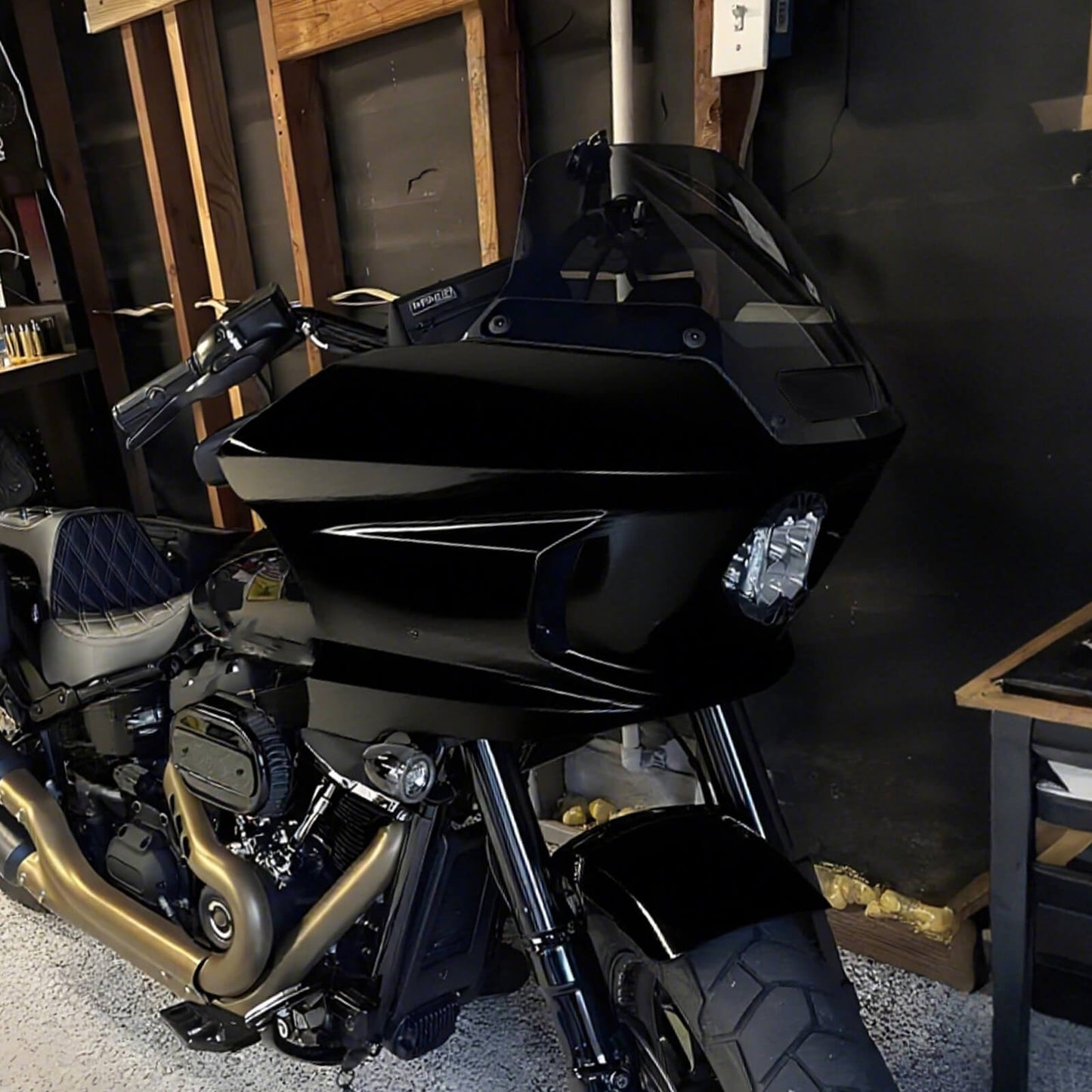 Motorcycle Front Fairing w/ 8" Windshield for Harley Softail '18-'25 | HCmotorku