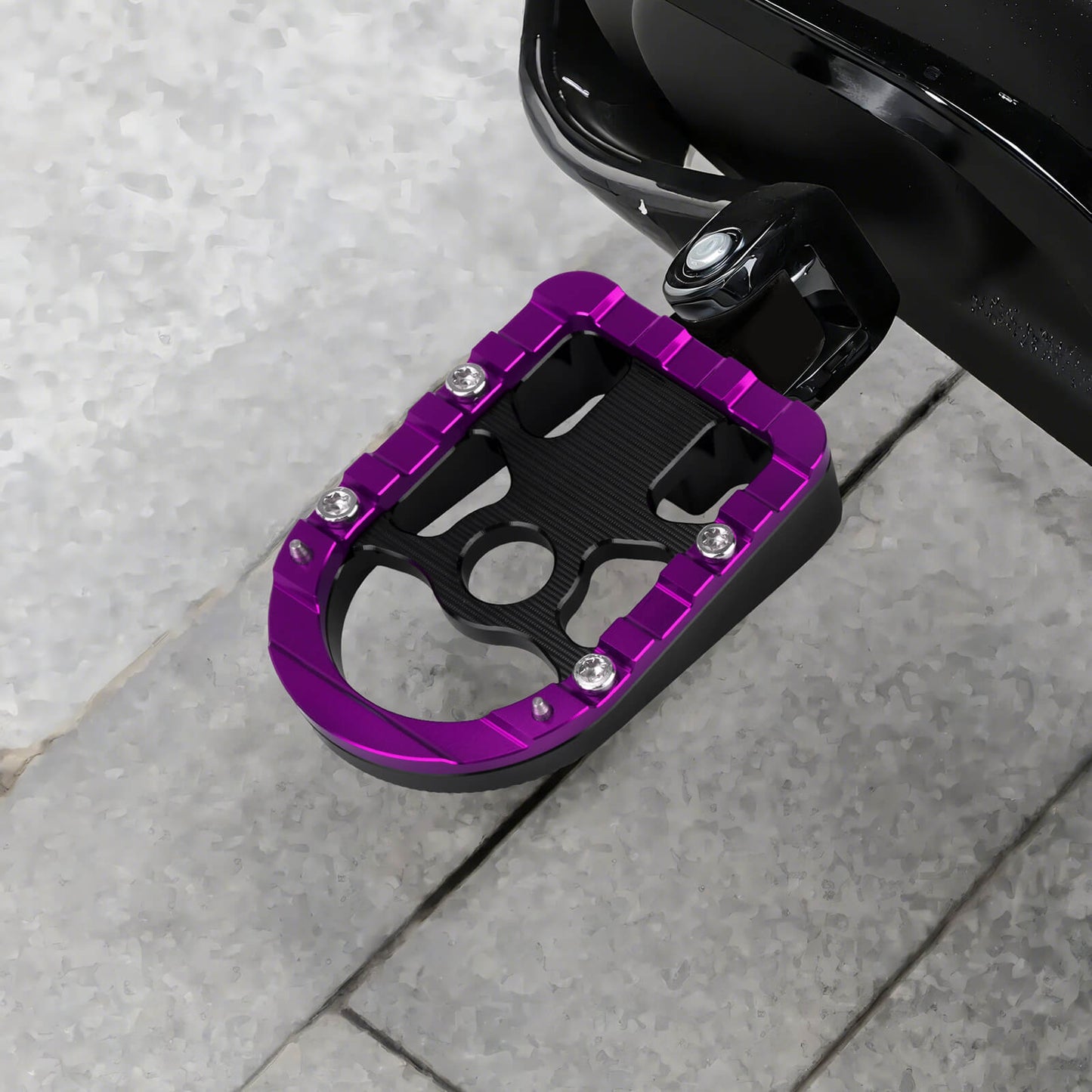 PE017306 hcmotorku Passenger Footboards Purple Footpegs for harley