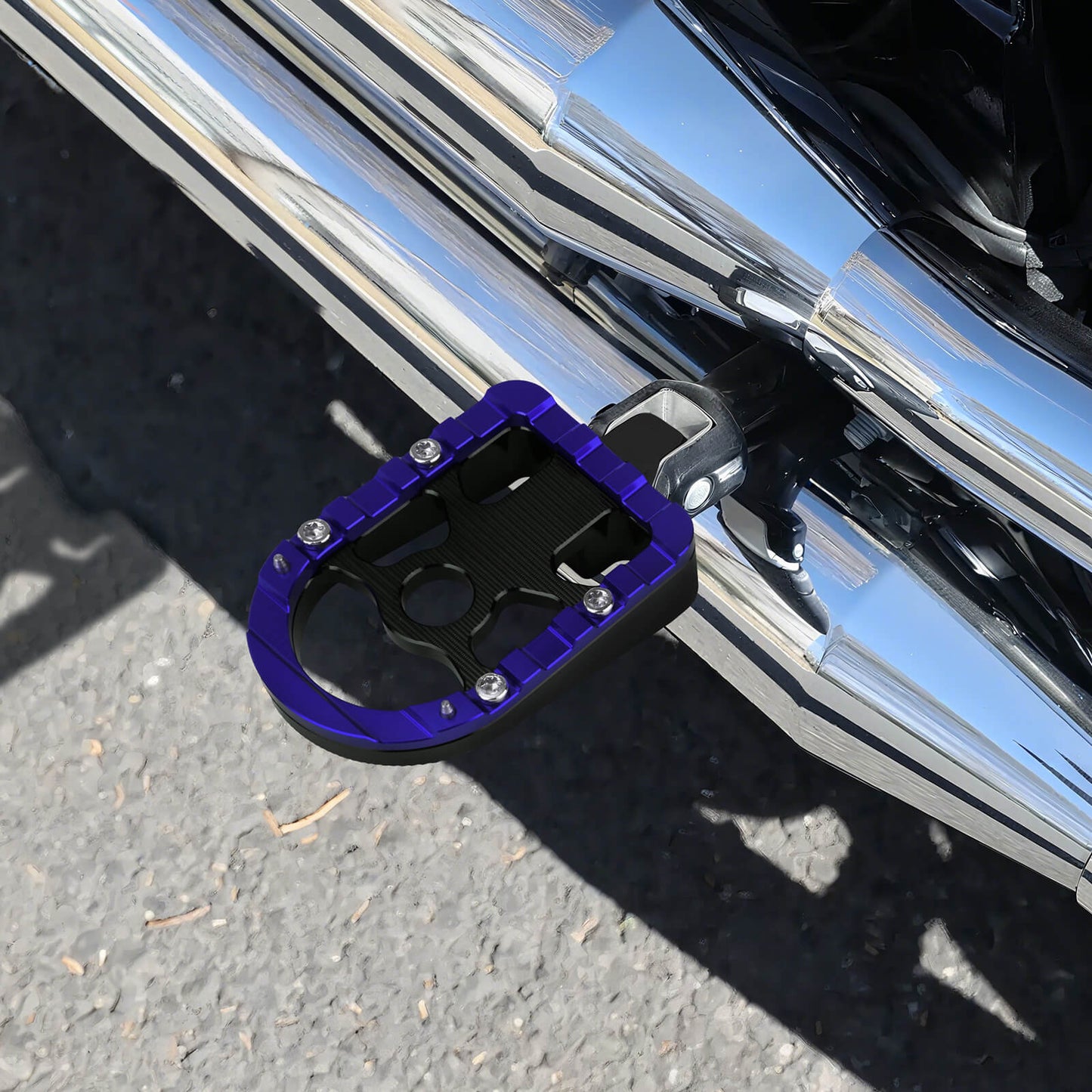 PE018003 hcmotorku highway Passenger Foot Pegs Blue Pedals for harley